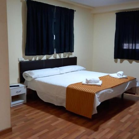 Aparthotel Las Olivas- Borox à Seseña Nuevo Extérieur photo