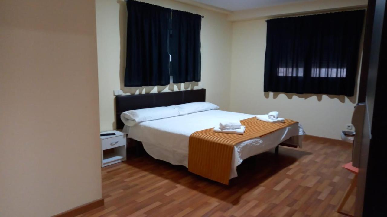 Aparthotel Las Olivas- Borox à Seseña Nuevo Extérieur photo