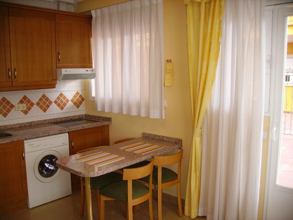 Aparthotel Las Olivas- Borox à Seseña Nuevo Extérieur photo