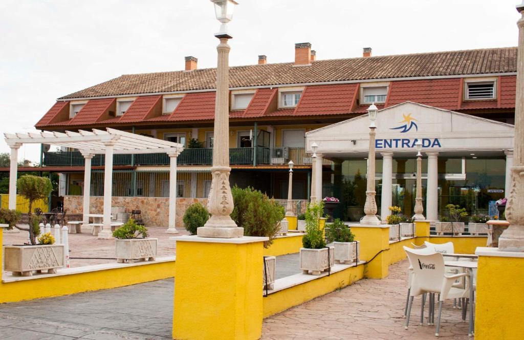 Aparthotel Las Olivas- Borox à Seseña Nuevo Extérieur photo
